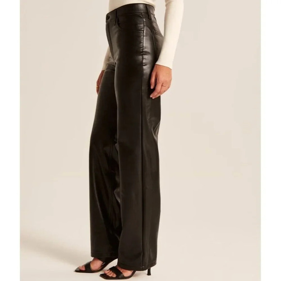 Abercrombie & Fitch The '90s Relaxed Jean Curve Love Black Faux Leather Size 14s - Picture 3 of 10
